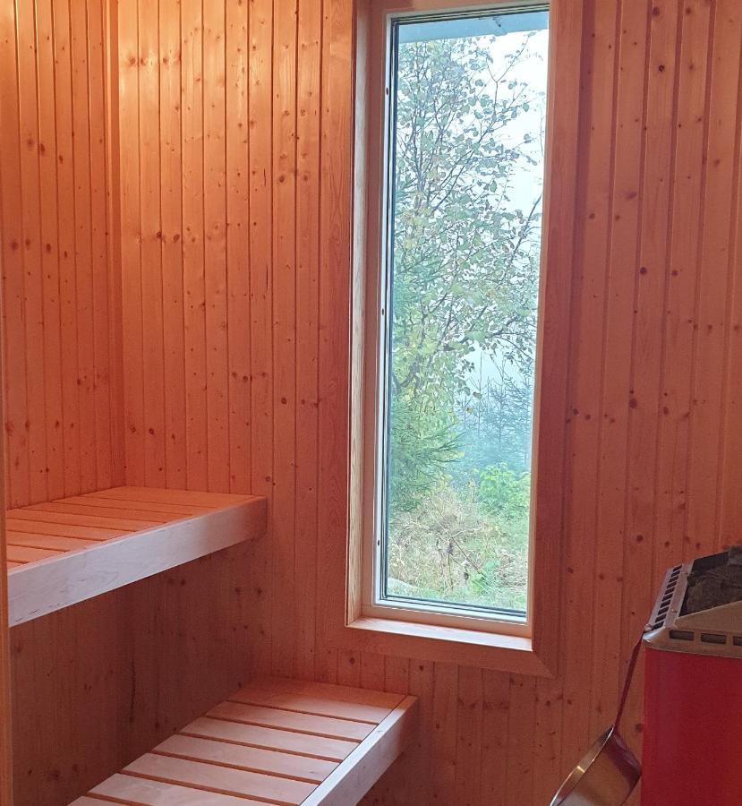 Gaststuga: Nature Retreat with Sauna and Jacuzzi Boras Exterior photo